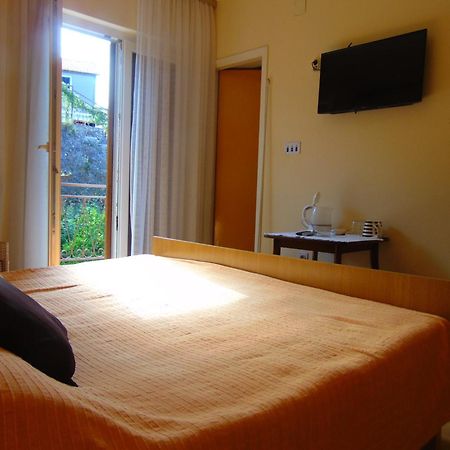 Guest House Jelsa Jelsa  Rum bild