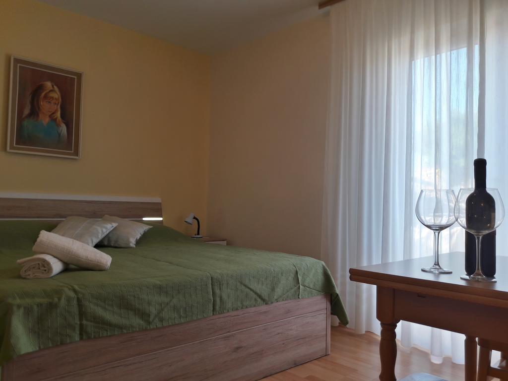 Guest House Jelsa Jelsa  Rum bild